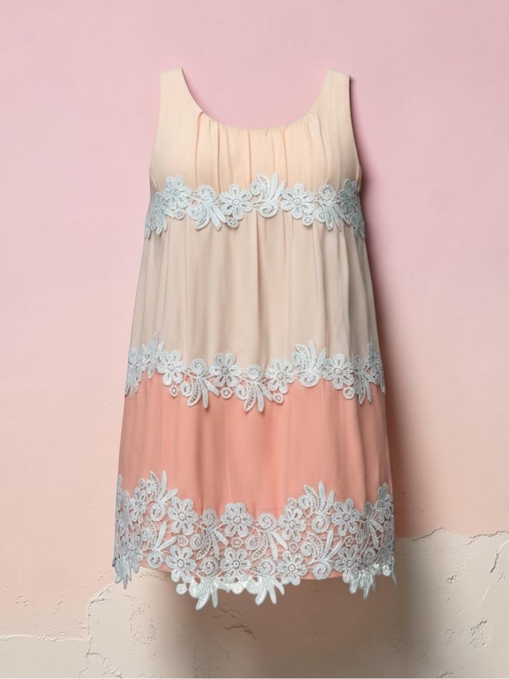 LOFT Soft Blush Pink Peach Scoop Neck Blouse Pretty Lace Detail Small/S